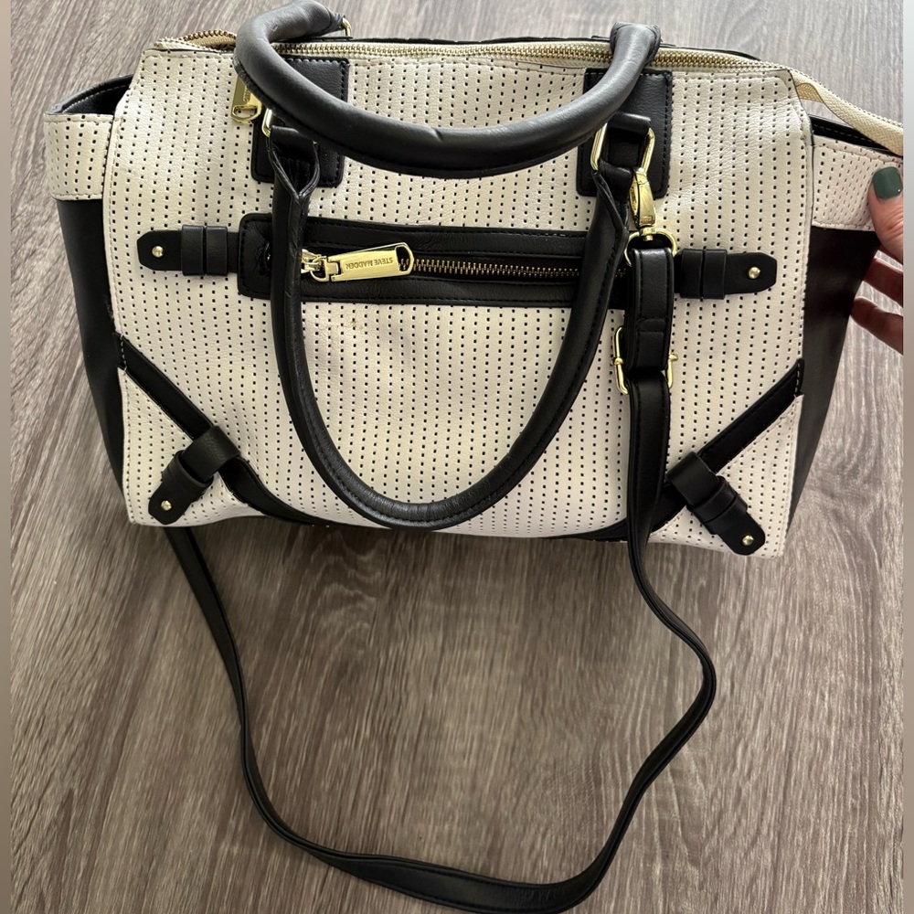 Steve Madden tote bag w removable shoulder strap